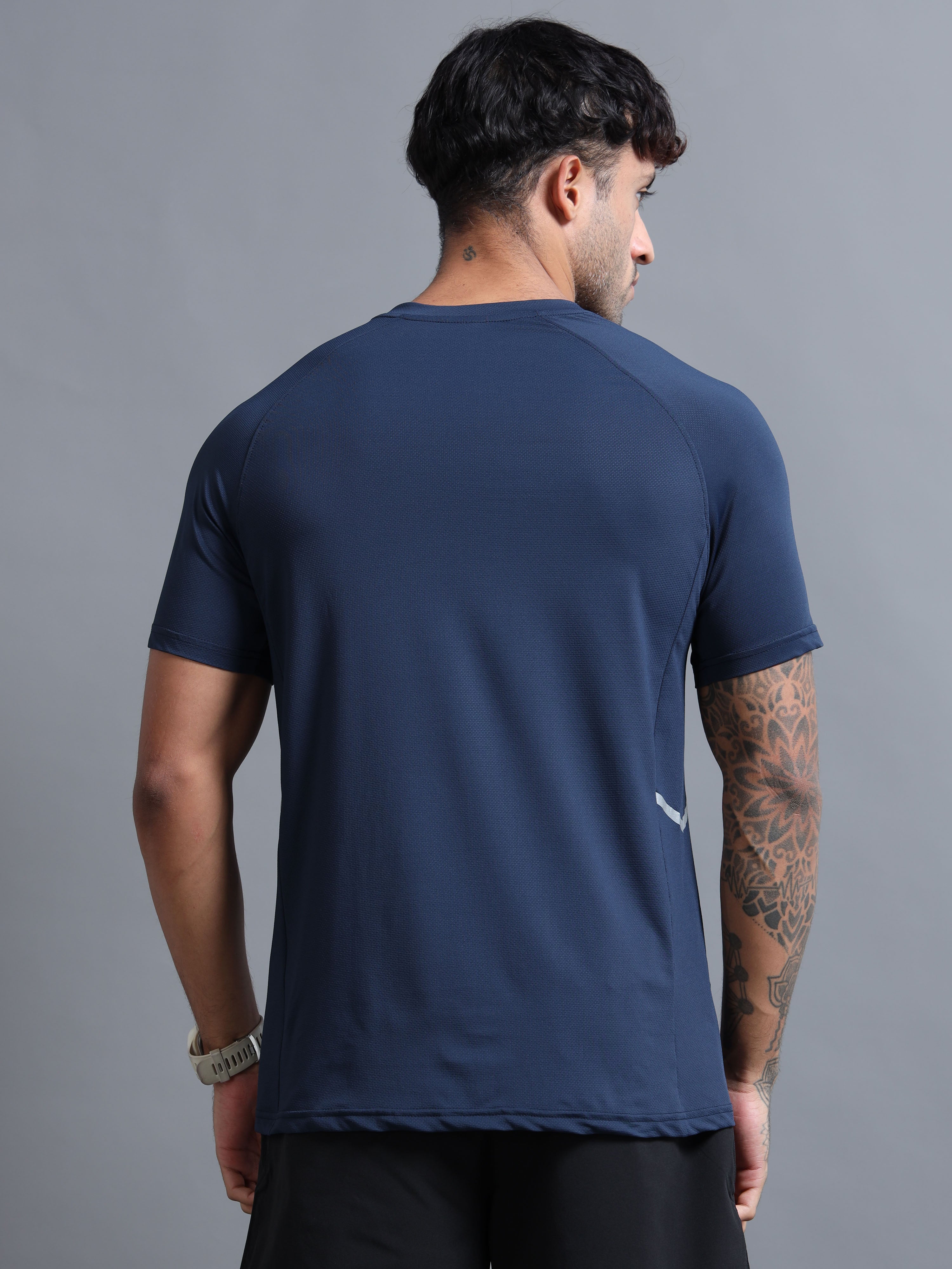 MOVE T-SHIRT (NAVY BLUE)