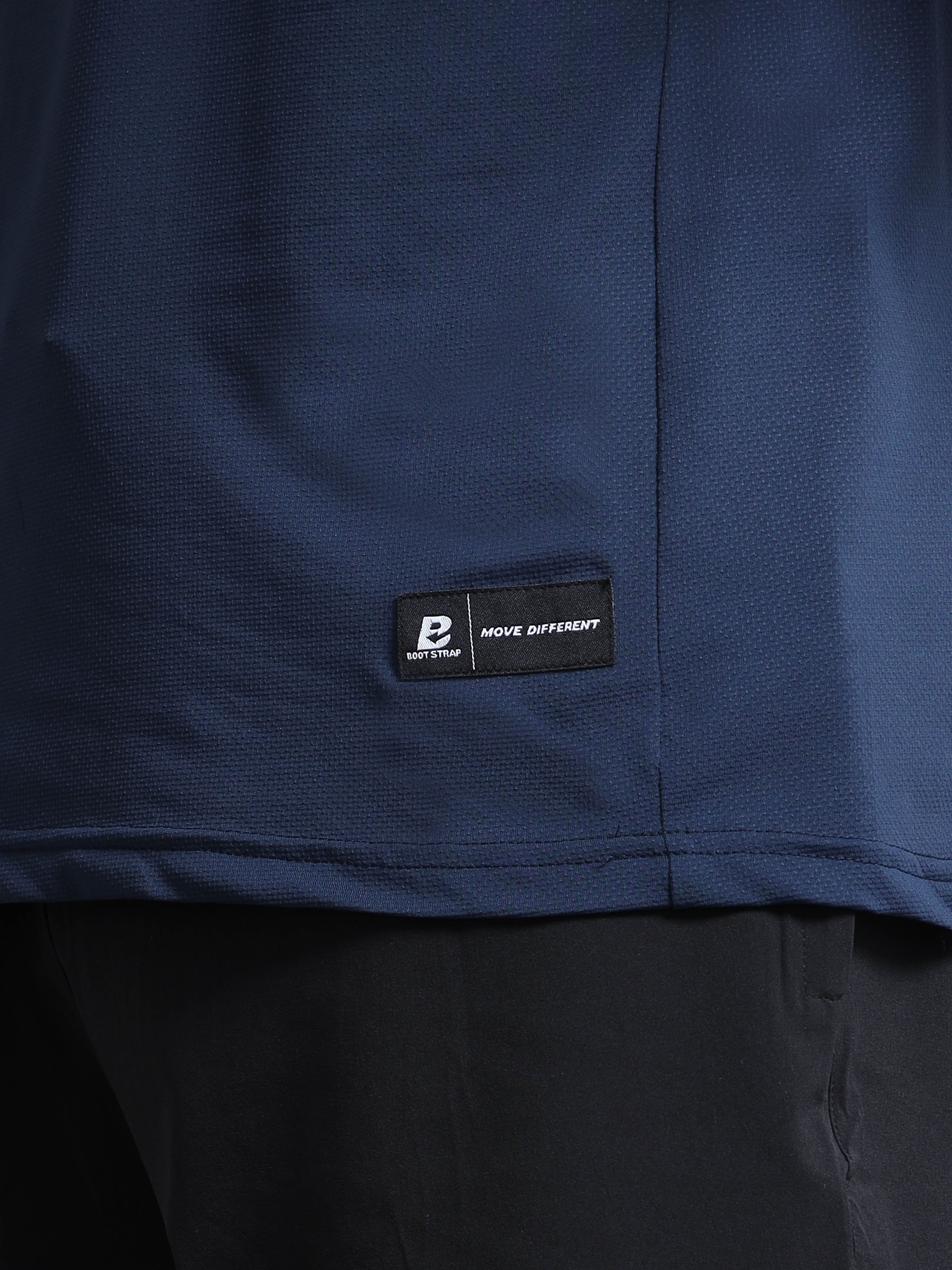 MOVE T-SHIRT (NAVY BLUE)