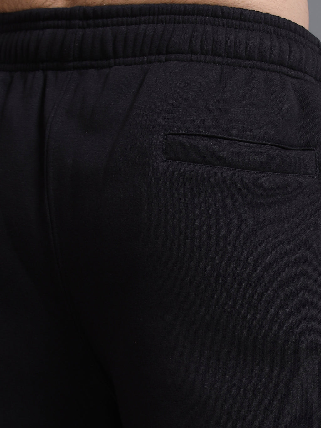 EASE SHORTS (BLACK)